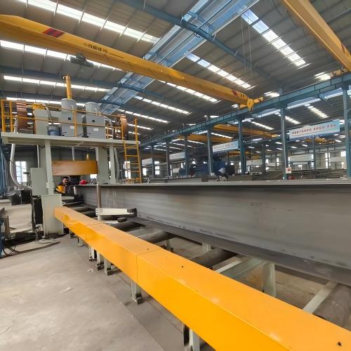 스마트 제조 업그레이드! Shandong Ruitong Heavy Industry의 통합 H-빔 조립 기계 가동 개시